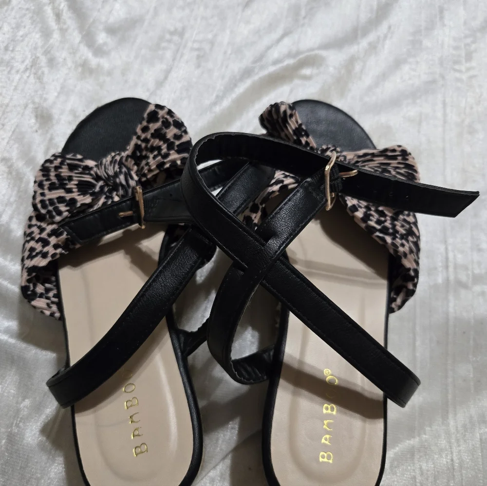 BAMBOO Black and Leopard Espadrille Wedges Size 7 1/2 EUC